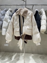 韓版設計感粉色菱格羽絨服女冬季短款小個子羊羔毛翻領白鴨絨棉服