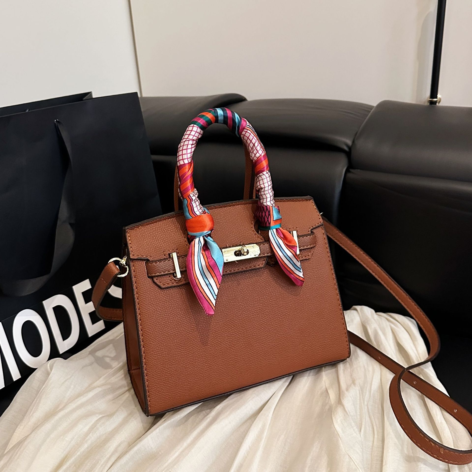 欧美大牌法式手提小包包女新款时尚轻奢铂金包百搭通勤单肩斜挎包