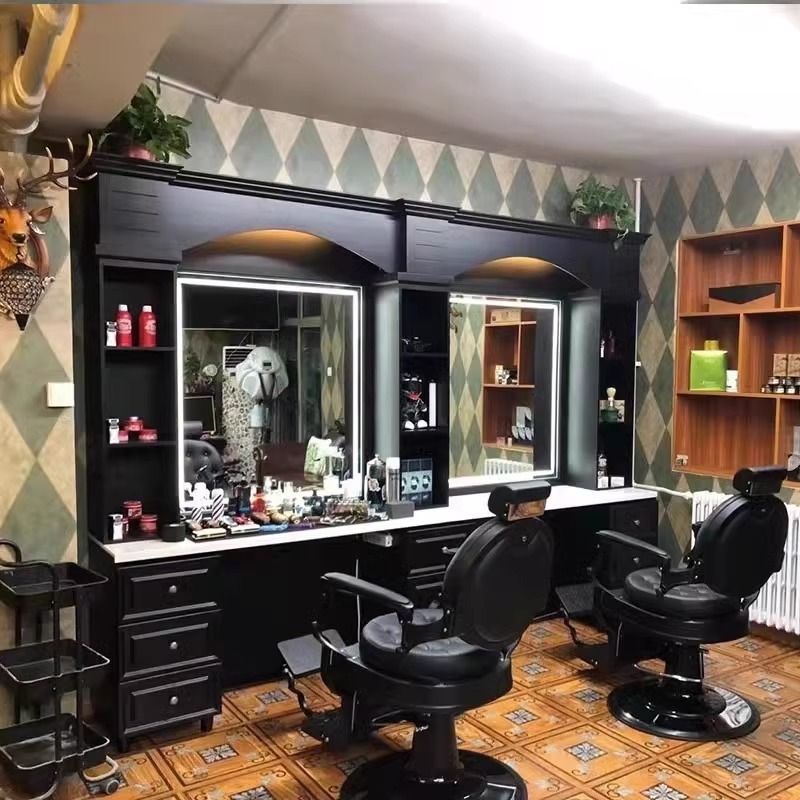 Barbería mirror image 8