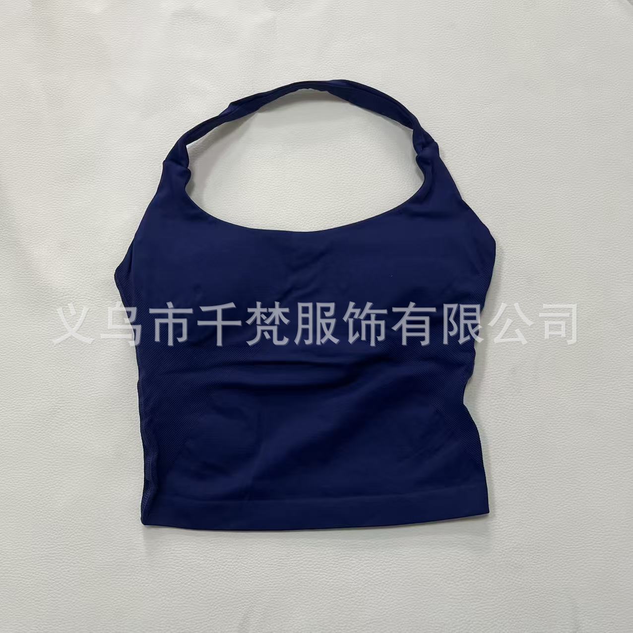 짙은 남색