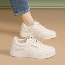 增高小白鞋女2024新款春季平底休闲鞋高级感小众超火软底女士板鞋