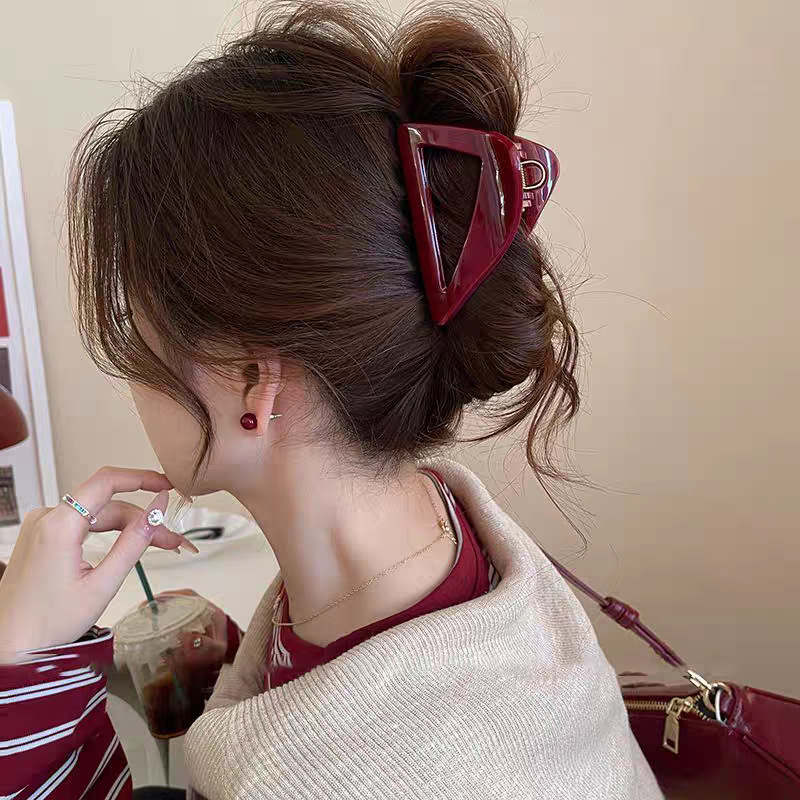 3#Ankola red hollow oblique triangle 8cm hair grip