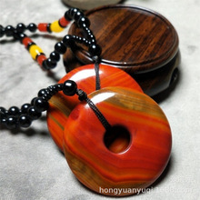 批发玛瑙无事牌吊坠批发 战国红玛瑙大号平安扣吊坠直播款批发