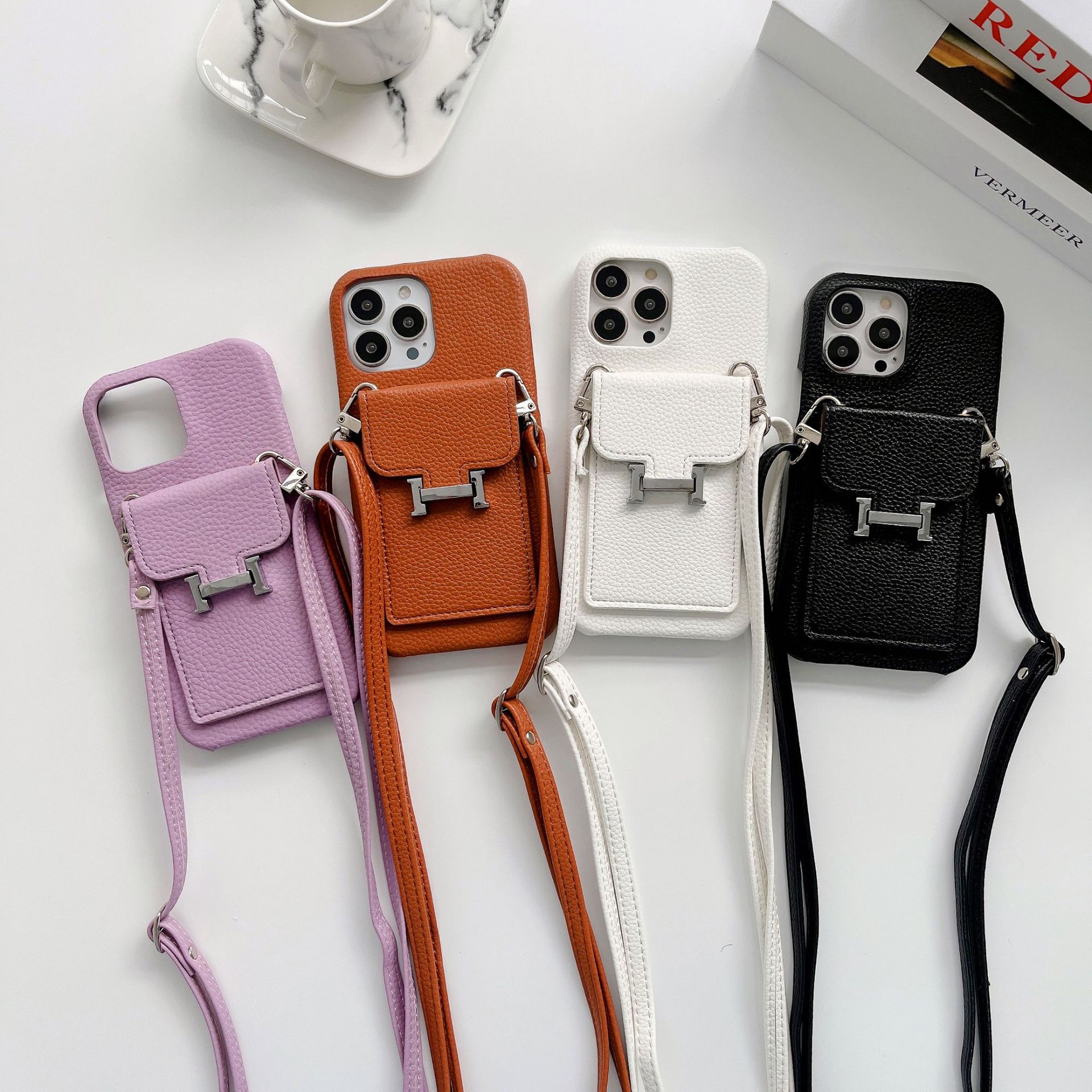 Aplicable al iPhone 17 ProMax Litchi Pattern Hermes bolsa de tarjetas inclinada en la caja del teléfono móvil enchufe de tarjetas colgantes funda de cuero a prueba de caídas