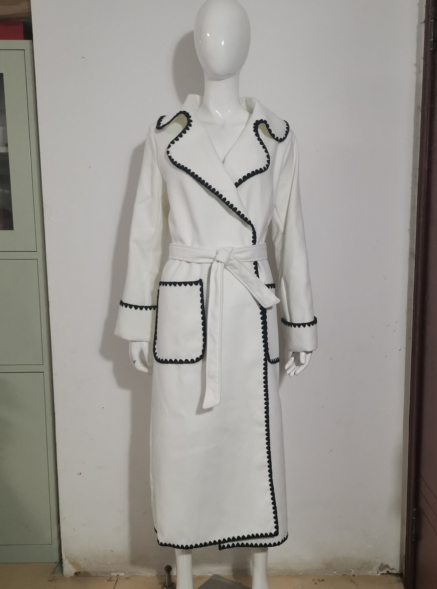 Women's Clothing autumn and winter windbreaker temperament commuter coat shell embroidered lapel women's lace up double sided woolen coat_voghion.com