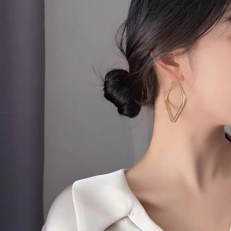 hmqViviiyNSAyin7WuaUt1946PGcFHaeBku2