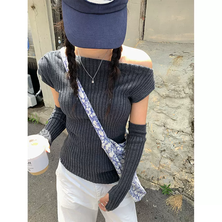 黄峥韩系早秋穿搭斜领露肩设计感配袖套针织上衣修身毛衣女530052