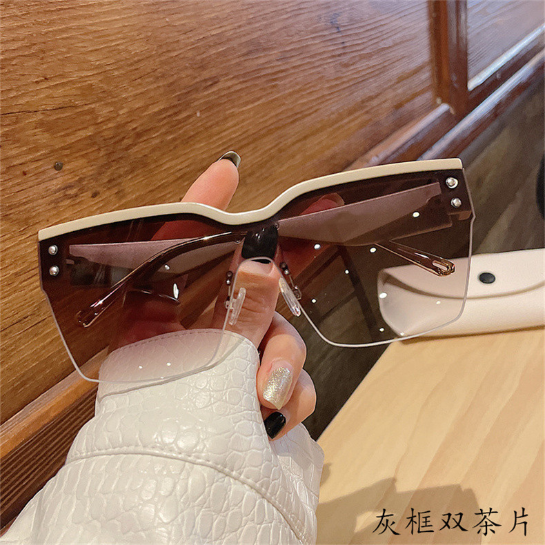 2023 New One-piece Large-frame Sunglasses European and American Trend One-piece Side-cut Large-frame Slimming Mercury Shade Sunglasses