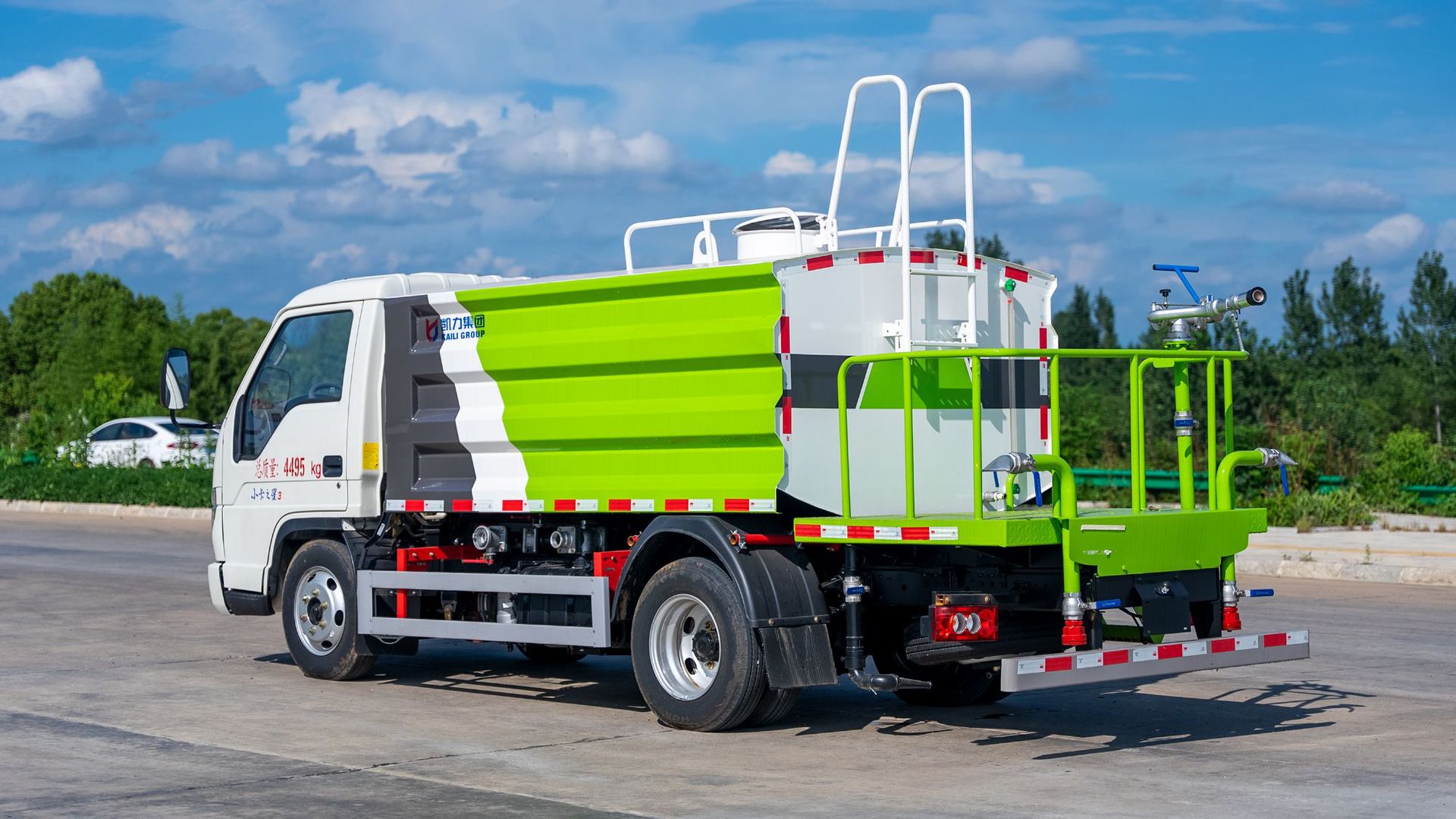 4.5 Square Blue Brand Sprinkler Truck, Fog Cannon, Dust Suppression Truck, Landscaping Sprinkler Truck, Construction Site Flushing, Road Surface, Highway Sprinkler Truck