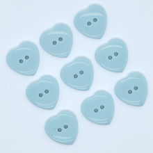 现货2.2CM树脂浅蓝色爱心两眼有光纽扣装饰扣子