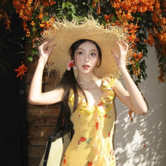 黄色荷叶绝美碎花吊带连衣裙女夏季度假法式夏季气质沙滩鱼尾长裙