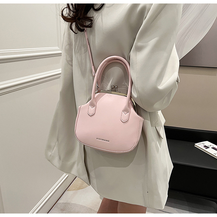 Women's Medium Pu Leather Solid Color Vintage Style Classic Style Buckle Dome Bag display picture 20