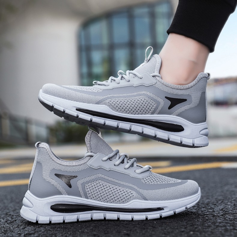 Zapatos deportivos transfronterizos de verano nuevos zapatos de hombre transpirables de malla de moda zapatos casuales cómodos estudiantes zapatos de carrera ligeros para hombres