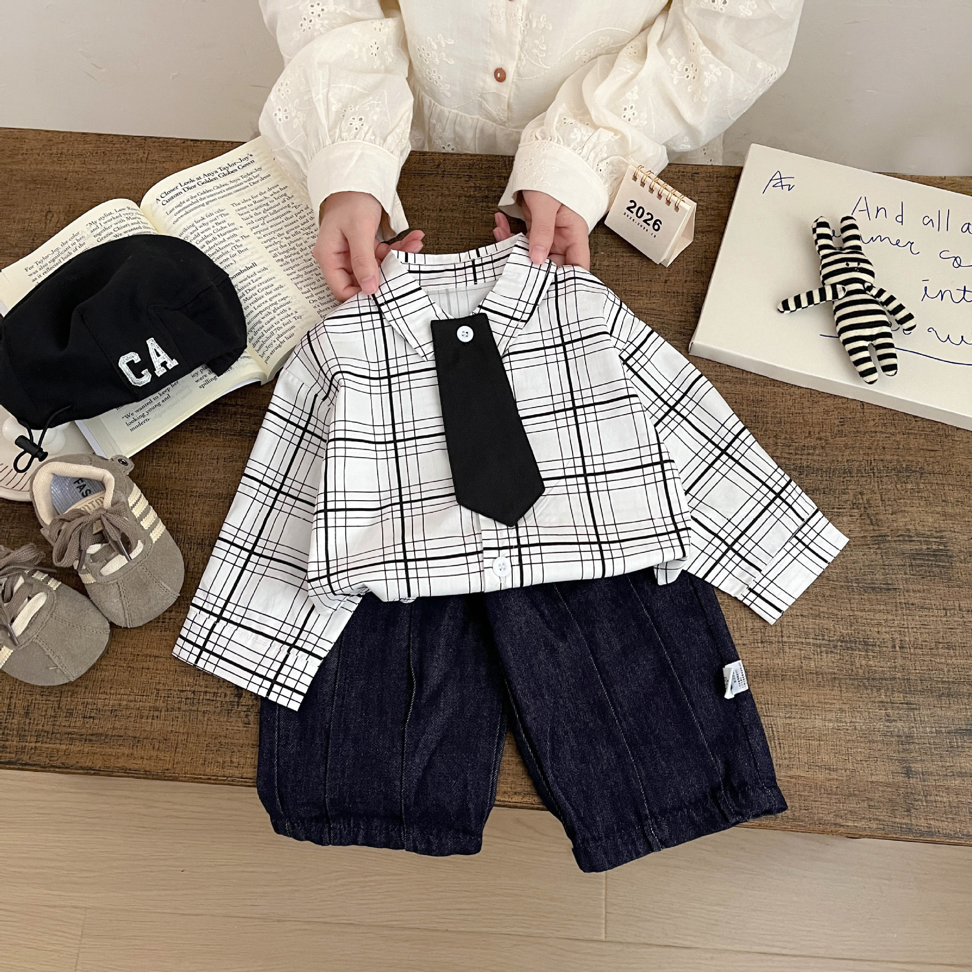 Camisas guapos para bebés coreanos primavera nueva moda cool niño camisa a cuadros de aire extranjero vestido de otoño ropa infantil