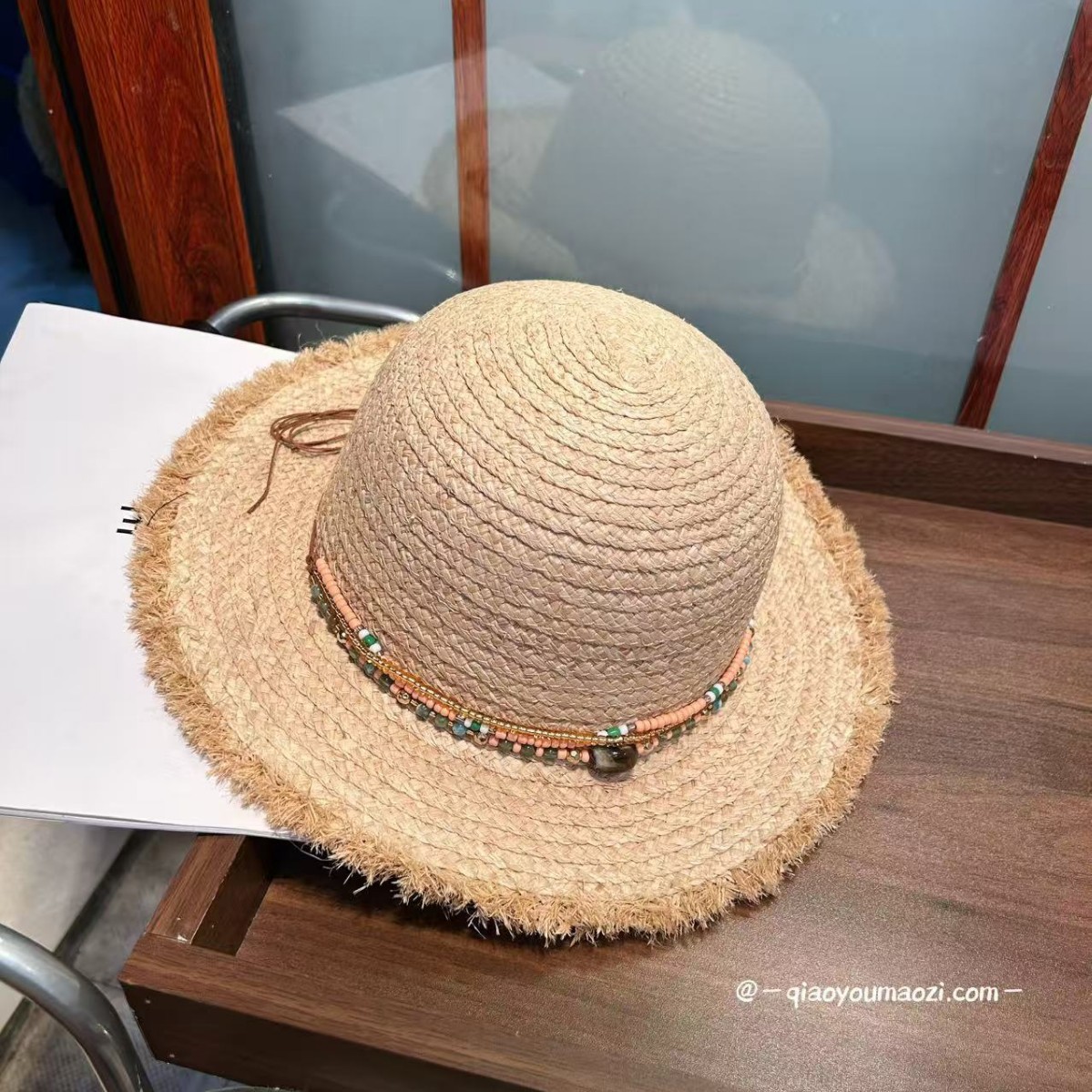 Cappello da sole in rafia stile hepburn con perline donna_voghion.com