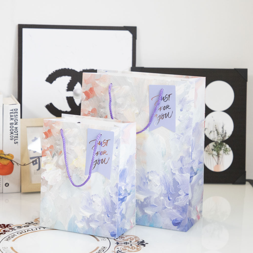 Bolsa de degradado pintado morado; cartón blanco; pequeño: 18*10*23cm
