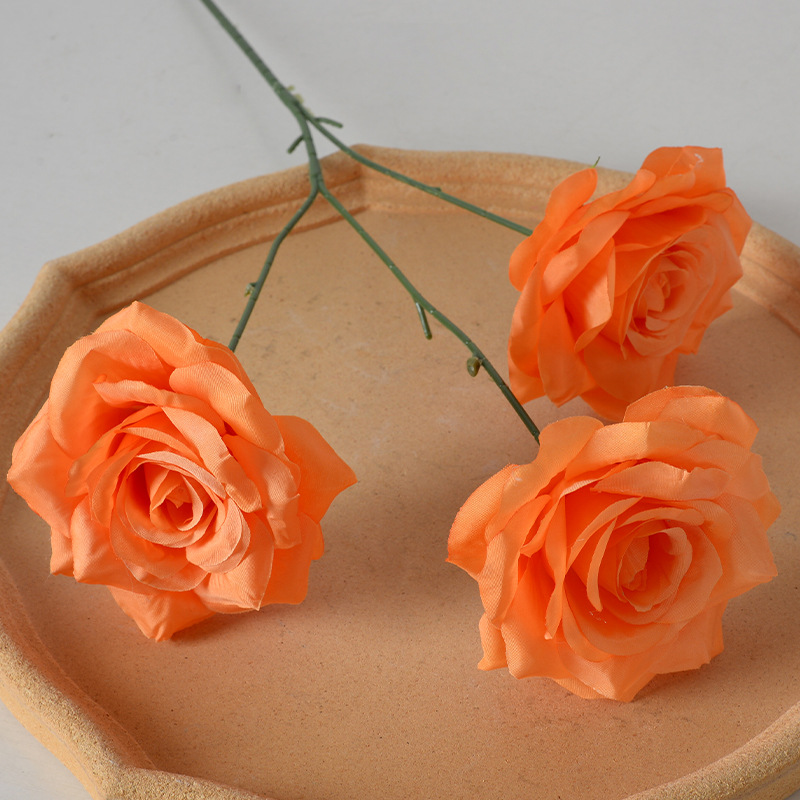 Rosa de Diamantes de 3 Cabezas, Naranja