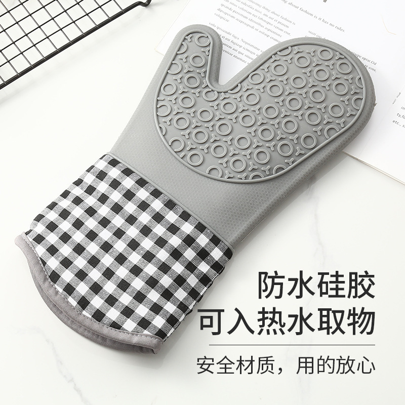 綿を入れた2本のシリコンオーブン手袋は、熱に強い焙煎専用の耐高温キッチンで断熱電子レンジ手袋を厚くする|undefined