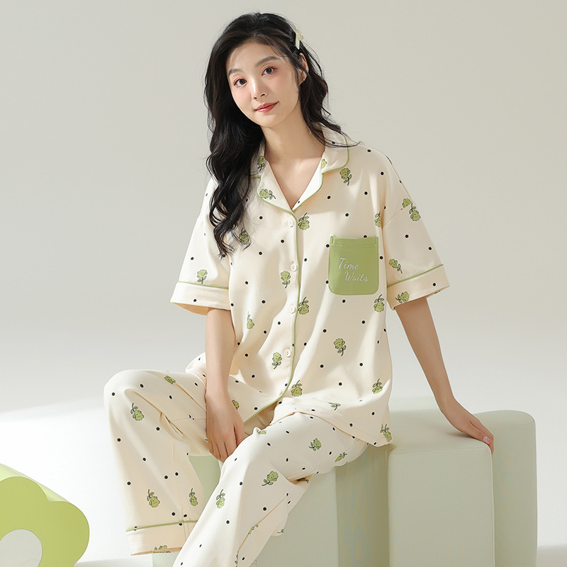 D.M-147 Short-length dot flower cardigan