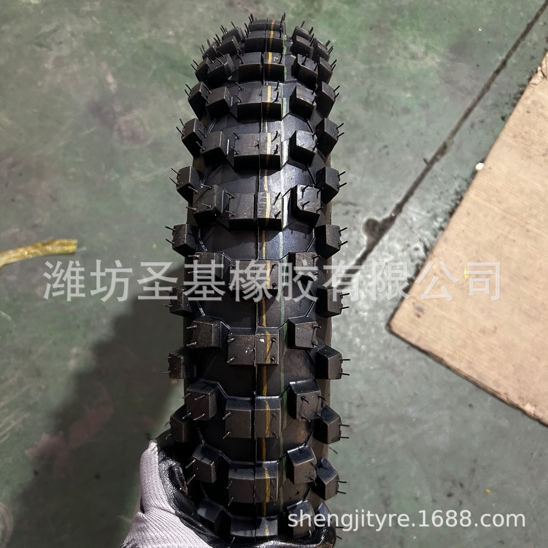 工厂批发 销售越野摩托车外胎防滑耐磨90/100-14