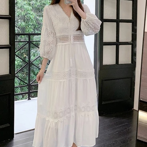 Spring and Autumn Matcha Ethnic Style White Lace Vacation Beach Dress V-Neck Elegant Long Dress Exquisite Women's Dress
