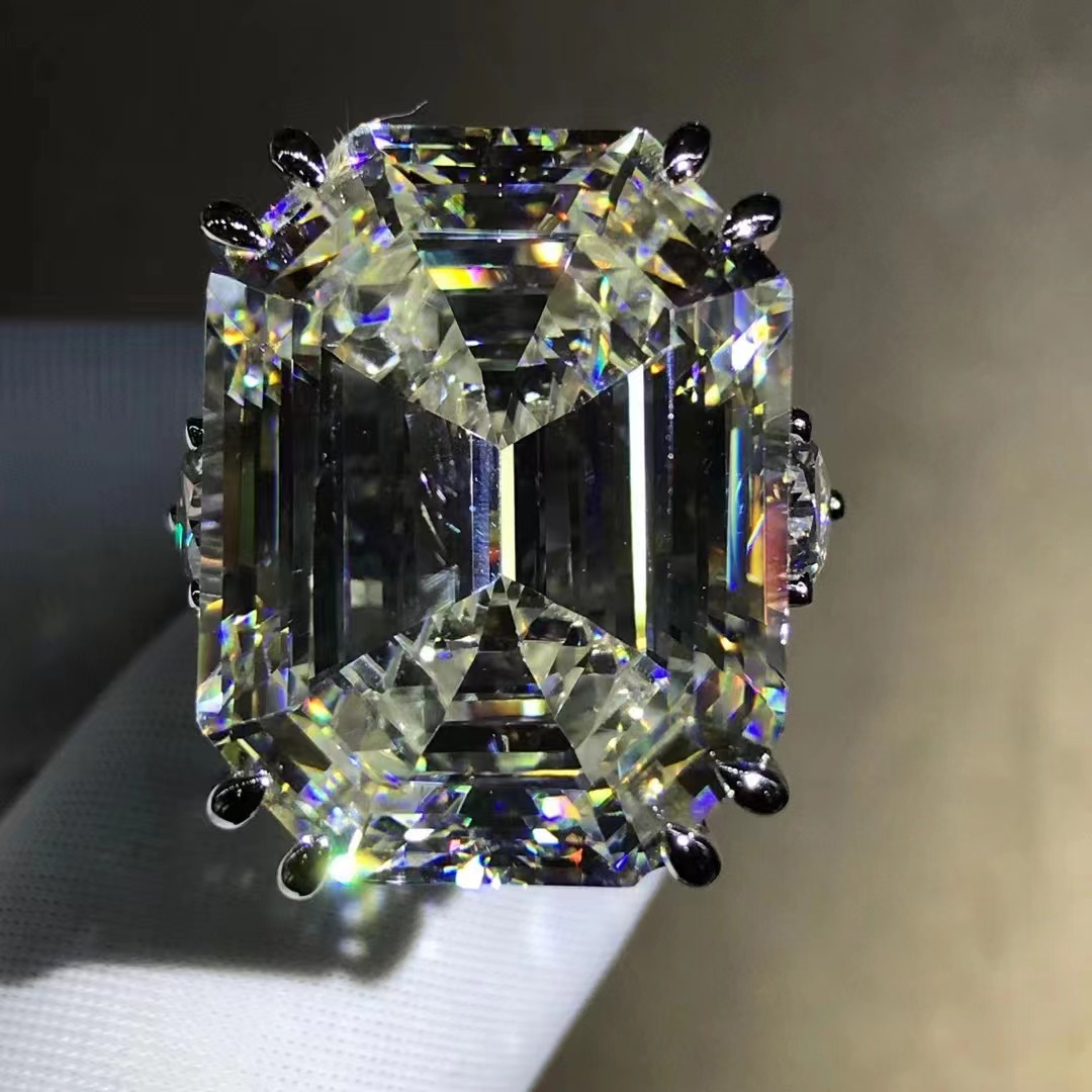 Gao Ding corte esmeralda anillo de mujer Cena Video suministro de comercio exterior de alta gama 50 quilates anillos grandes