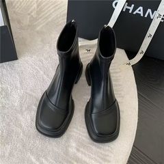 网红瘦瘦靴女方头百搭2025秋冬软底粗跟马丁靴女英伦风切尔西短靴