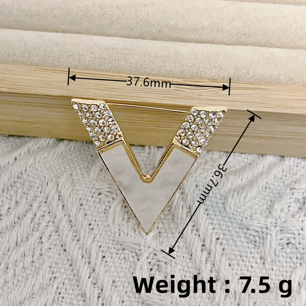 Large V-shaped point diamond KC gold
