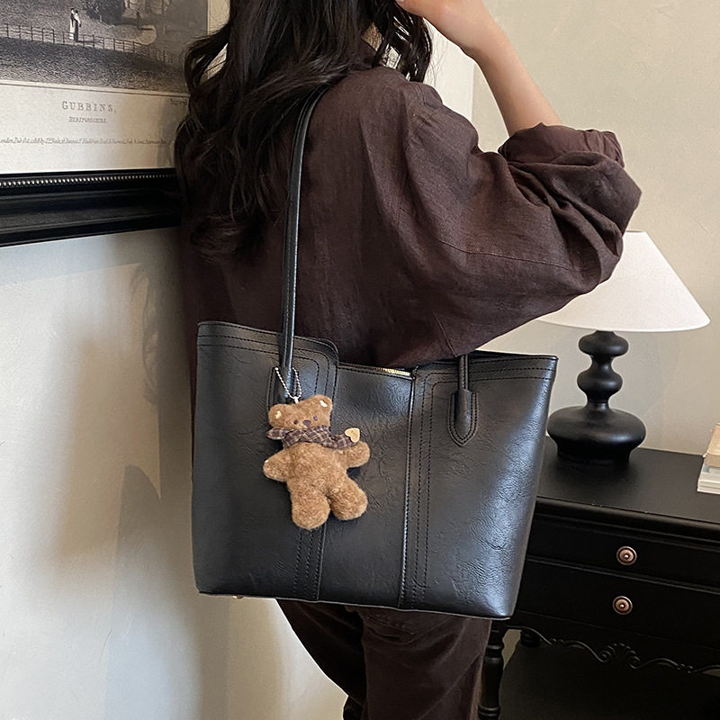 Túi tote nữ quai đeo vai và cầm tay cỡ lớn phong cách tối giản, chất liệu PU mềm — Gạo trắng không có mặt dây chuyền, Màu cà phê Không có mặt dây chuyền, Màu nâu không có mặt dây chuyền, Rượu vang đỏ không có mặt dây chuyền chi tiết 17