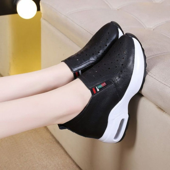 Wedge Heel Height Increasing Women's Shoes 2024 Spring and Autumn New All-match White Shoes Slip-in Soft Sole Leisure Travel