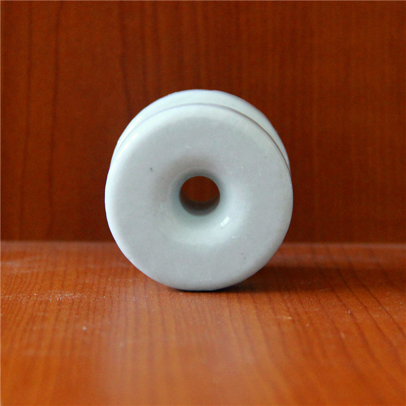 耐高温 牧场农场低压线路绝缘子 陶瓷穿线柱布线瓷瓶 线轴瓷珠