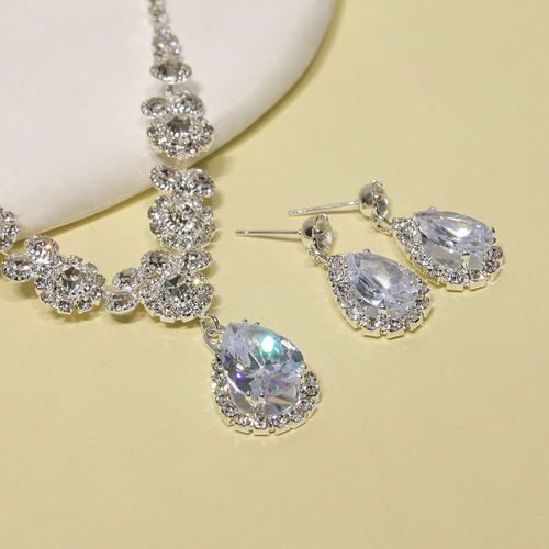 Cross-border hot selling bridal wedding jewelry set two-piece set dazzling rhinestone zircon angel teardrop necklace earrings
