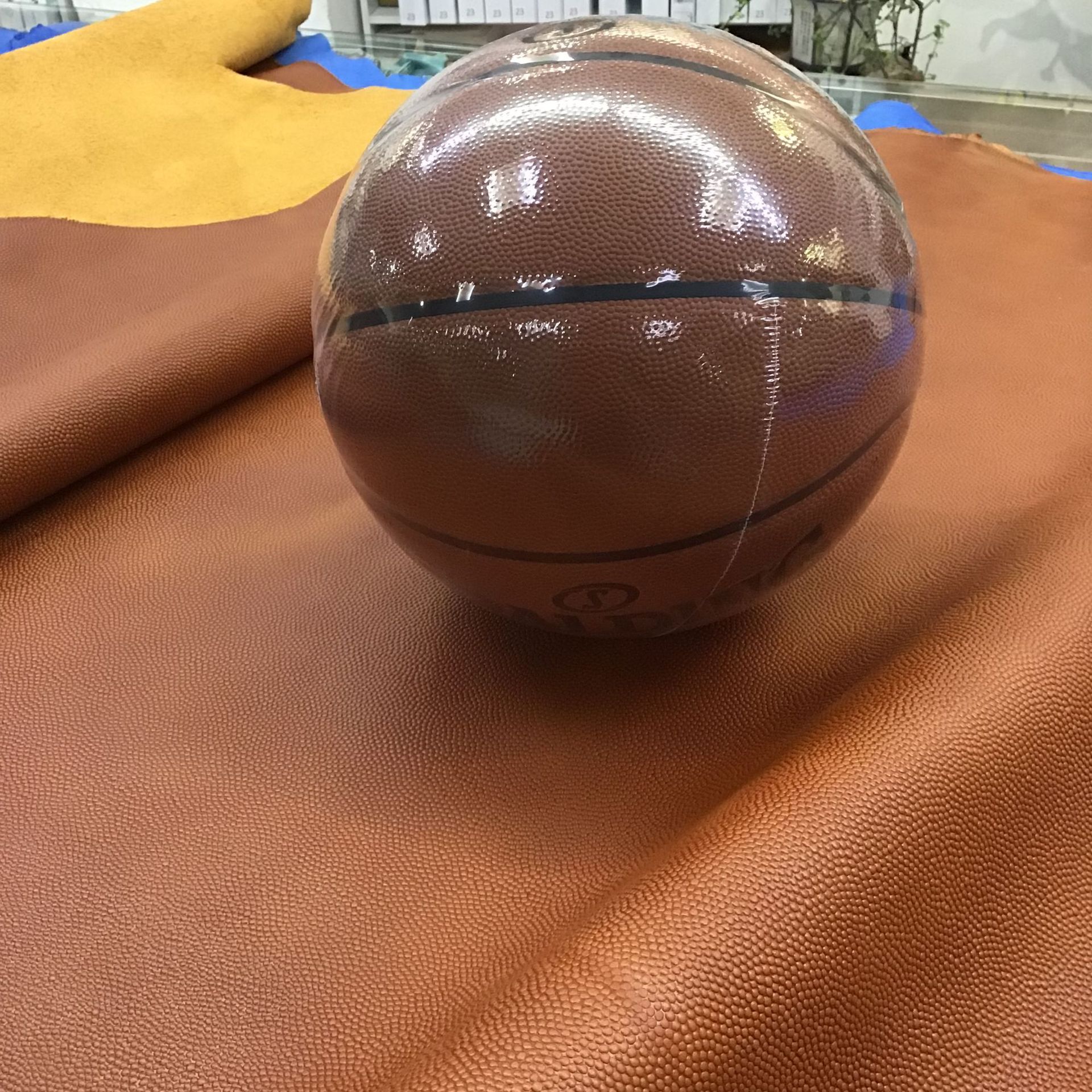 经典砖色篮球牛皮革7号头层牛皮篮球革室内比赛级篮球皮料