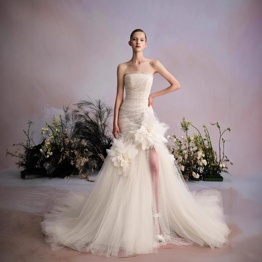 French-Style Strapless Tulle Bridal Wedding Evening Dress, Mermaid Silhouette, Slimming, High-End, Three-Dimensional Floral Design, Elegant Wedding Temperament