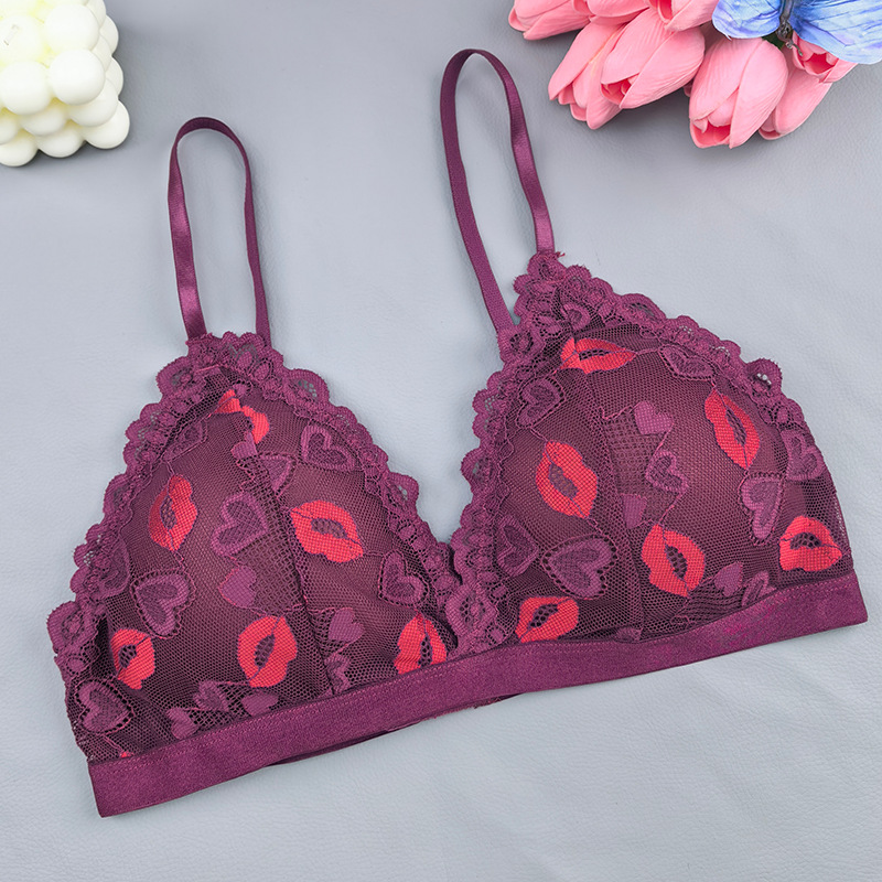 Europa y América sexy ropa interior de mujeres pechos pequeños mostrando un gran colapso de ropa interior de pechos colaterales impresión labial francesa bordado sujetador de encaje transfronterizo
