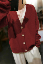 紅色v領毛衣外套開衫女秋冬外搭針織打底寬松慵懶復古日系羊毛衫