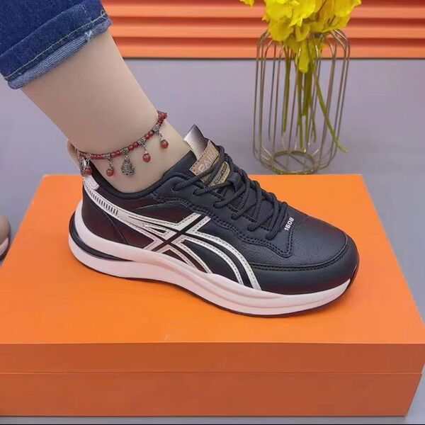 Lightweight ultra light breathable running sneakers for leisure