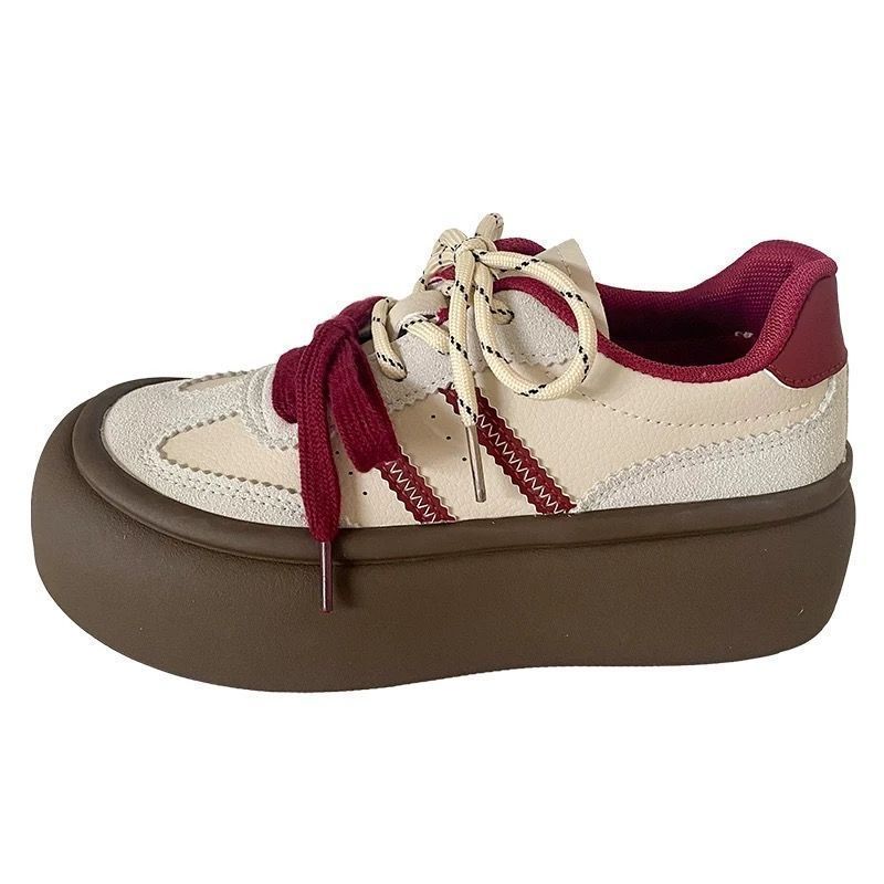 Zapatos de entrenamiento de base gruesa para mujeres 2025 nuevo otoño explosivo variedad de altura pequeña zapatos de pizarra de otoño invierno zapatos deportivos casuales