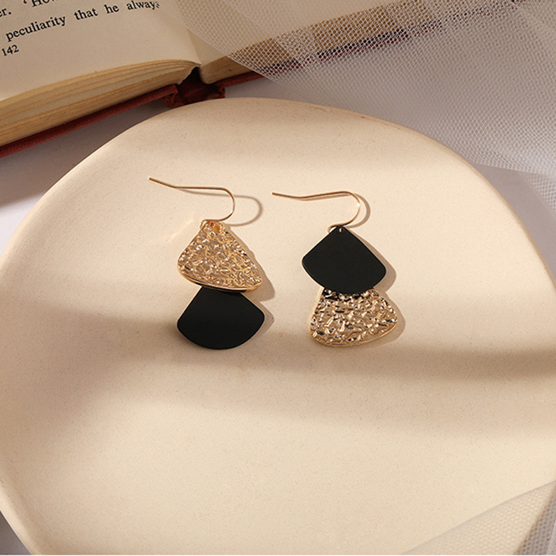 Irregular Metal Earrings New Trend Personality Fan-shaped Personalized Earrings Wholesale display picture 4