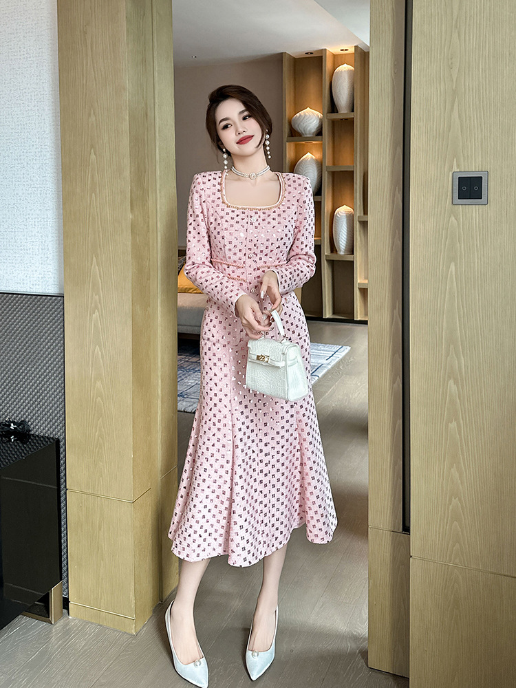 Đầm maxi nữ cổ vuông chất tweed đính sequin kiểu Chanel — Hồng vỏ sò
