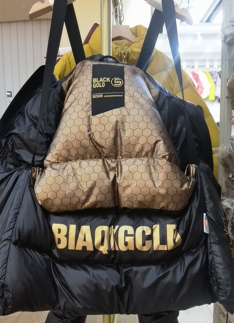 Damkläder Svart och guldfärgad exklusiv! Huvad, förtjockad, lös, varm, puffbrödskort Varm jacka_voghion.com