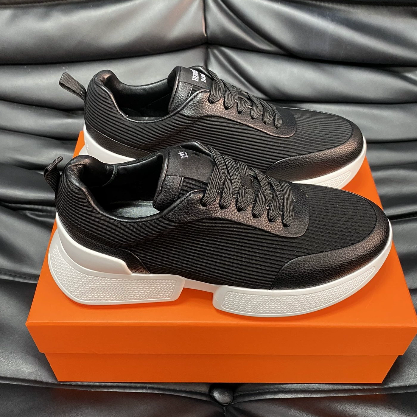 2024 новая европейская мужская обувь Four Seasons дикая кожа дышащая модная плоская шнуровка повседневная обувь мужская обувь