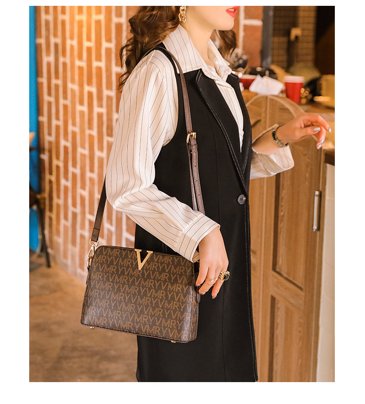 Telefono a conchiglia piccolo da donna a spalla singola, temperamento maturo, borsa a tracolla per madre di mezza età, autunno 2024_voghion.com