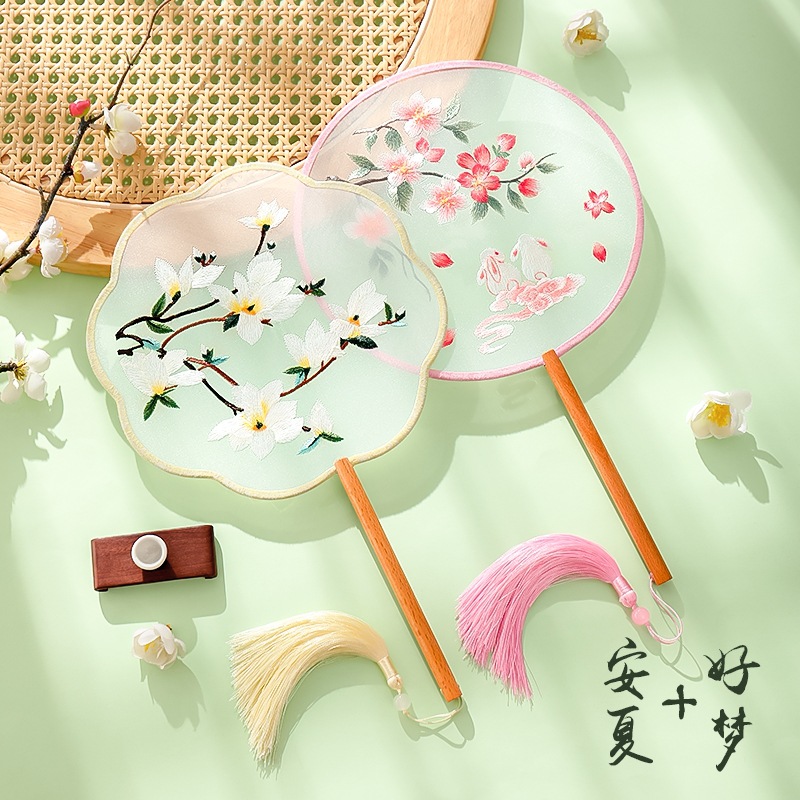 Fan de grupo bordado antiguo ventilador de baile chino estilo Han cheongsam doble cara Suzhou bordado ventilador redondo de danza infantil al por mayor