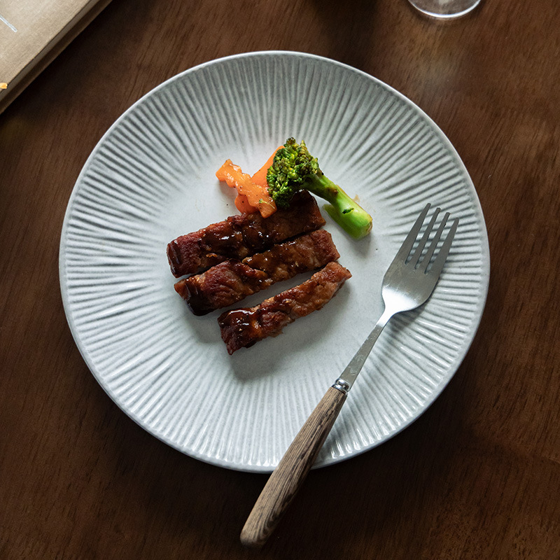 Arte en relieve bandeja de cerámica estriada gran bandeja de carne doméstica bandeja de comida occidental bandeja de cubierta bandeja al por mayor bandeja grande