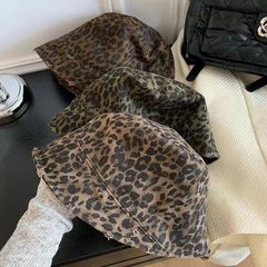 ヒョウ柄の漁師の帽子の子供の春秋の新型の復古は古い穴のすっぴんの盆の帽子の大きい頭の周りを作って顔の小さいバケツの帽子を現します。