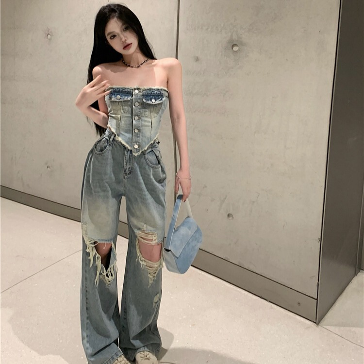 Real Shot of 2026 Spring New Street Style Hot Girl Slim-Fit Tube Top + Ripped Denim Pants Fashion Set Real Shot of 2026 Spring New Street Style Hot Girl Slim-Fit Tube Top + Ripped Denim Pants Fashion Set