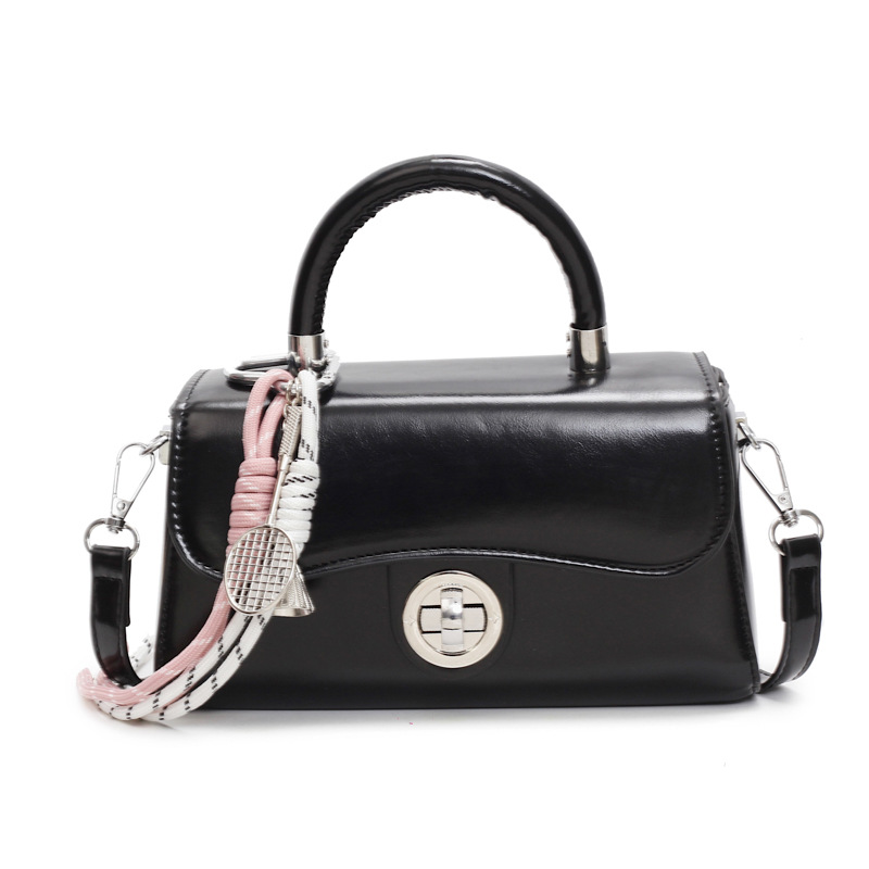 Bolsa de tendencia explosiva debajo de la axila, dama 2025, nuevo bolso cuadrado de estilo exterior, sensación de alto nivel, bolso de mochila rojo super caliente.