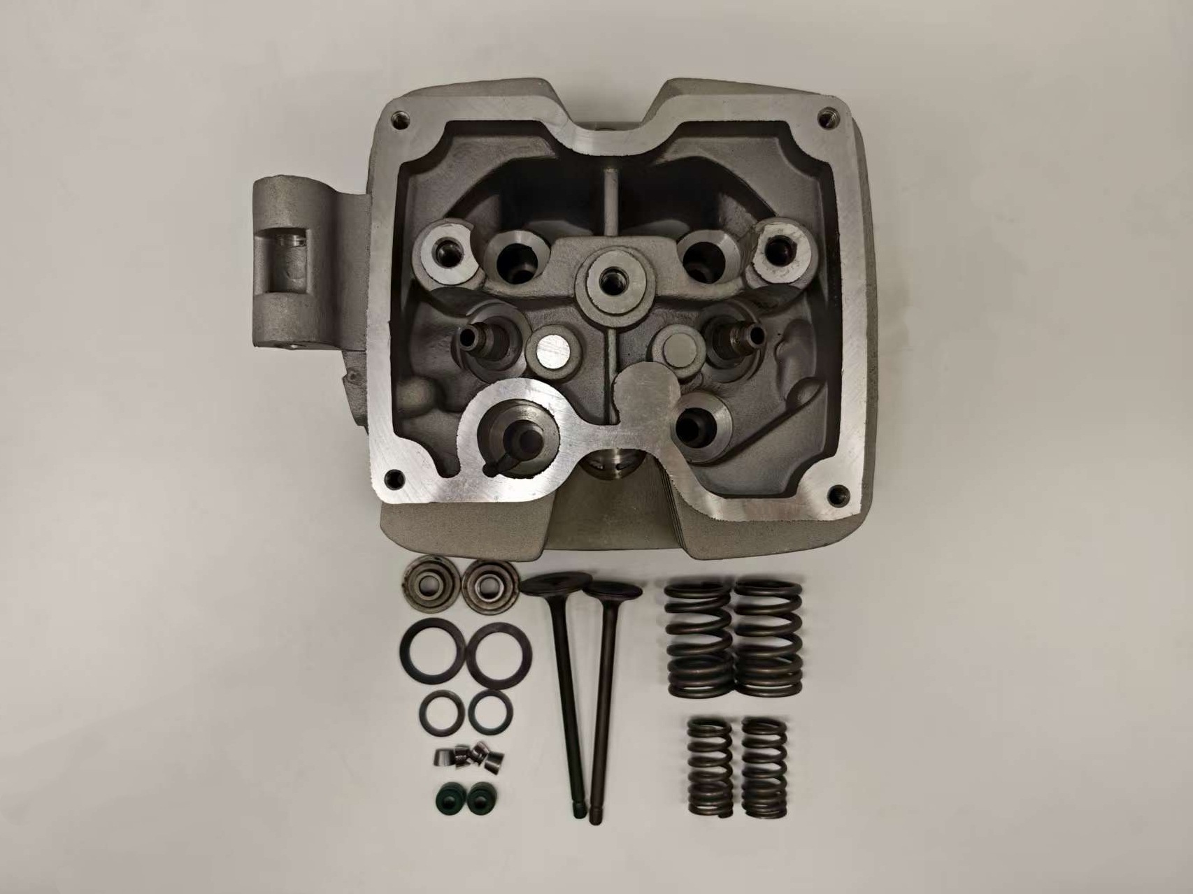CG125 Square Cylinder Head Half Assembly 125cc Engine Square Cylinder Head Motorcycle Parts Bare Cylinder Head Cross-Border