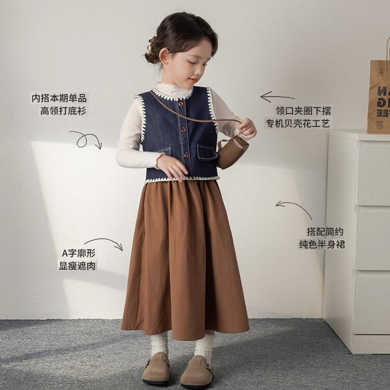 Chaleco de mezclilla para niñas 2023 Otoño Nuevo estilo occidental de ropa de abrigo bordada para niños Chaleco de todo fósforo traje de dos piezas de moda